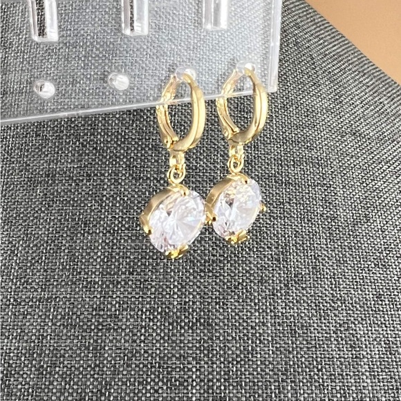 Teardrop Dangling Hoop Earrings New - Picture 4 of 5